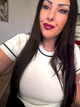 Snapshot of TiffanyRoxx chatting on 11/17/25, 03:07 TiffanyRoxx online show from 11/17/25, 03:07