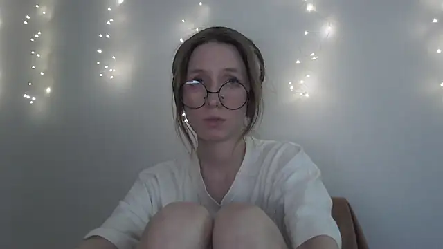  Hanna Moon  online show from 11/28/25, 11:46