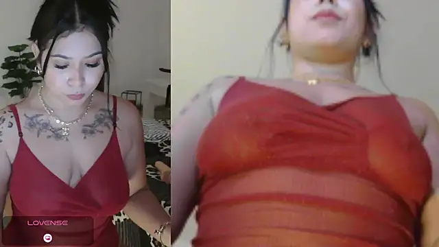 Snapshot of little_susie chatting on 11/13/25, 09:08 little susie online show from 11/13/25, 09:08