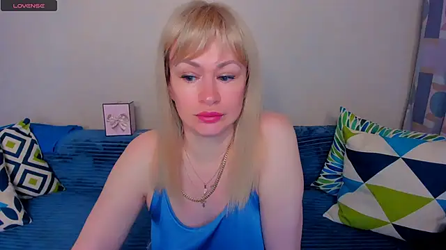 EllenMoore online show from 06/12/26, 03:05