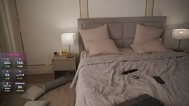 Snapshot of eseniyavl chatting on 10/21/25, 04:57 eseniyavl online show from 10/21/25, 04:57