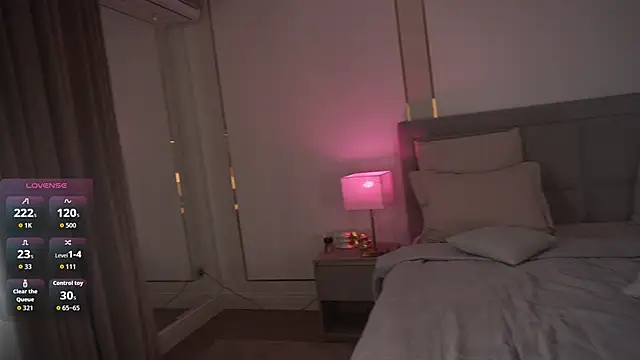 Snapshot of eseniyavl chatting on 10/25/25, 05:26 eseniyavl online show from 10/25/25, 05:26