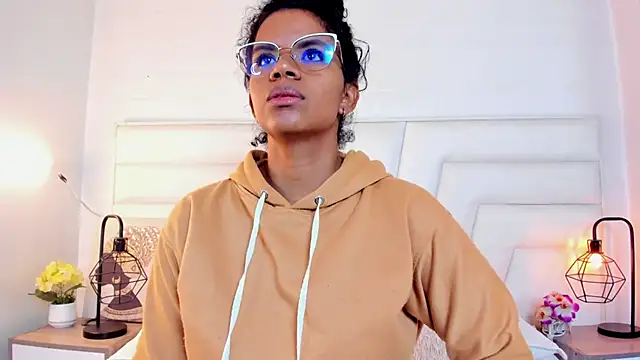 Ellie Alves online show from 12/15/24, 03:09