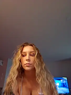 Snapshot of LilyOrion chatting on 10/14/25, 06:09 LilyOrion online show from 10/14/25, 06:09