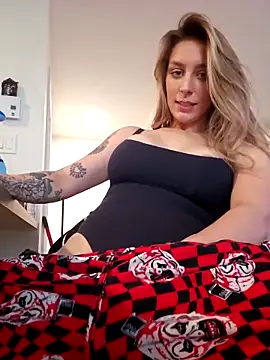 Snapshot of LilyOrion chatting on 10/25/25, 06:24 LilyOrion online show from 10/25/25, 06:24