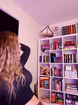 Snapshot of LilyOrion chatting on 11/04/25, 01:16 LilyOrion online show from 11/04/25, 01:16