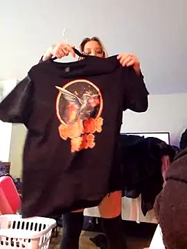 Snapshot of LilyOrion chatting on 12/05/25, 02:42 LilyOrion online show from 12/05/25, 02:42