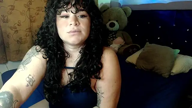 ANGELIQUE KLANE online show from 10/17/25, 01:20