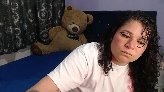 ANGELIQUE KLANE online show from 04/24/26, 04:15