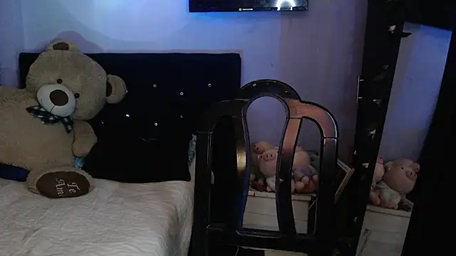 ANGELIQUE KLANE online show from 05/06/26, 10:31