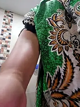 Snapshot of Brenda_Berck_ chatting on 10/08/25, 10:46 Brenda Berck online show from 10/08/25, 10:46