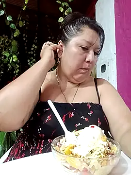 Snapshot of Brenda_Berck_ chatting on 10/15/25, 12:44 Brenda Berck online show from 10/15/25, 12:44