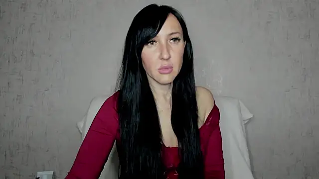 MissGulia online show from 11/17/25, 07:47