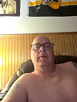 Snapshot of horny4you1 chatting on 11/19/25, 12:05 horny4you1 online show from 11/19/25, 12:05