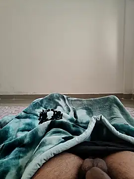 devil43521 online show from 11/30/25, 06:39