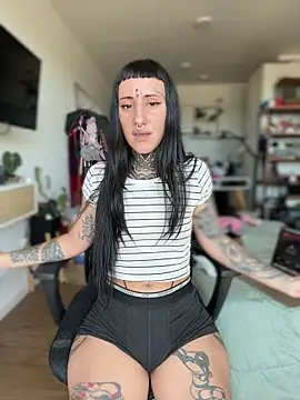 Snapshot of samisamsx chatting on 10/20/25, 05:13 samisamsx online show from 10/20/25, 05:13