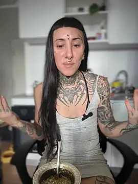 Snapshot of samisamsx chatting on 12/16/25, 04:34 samisamsx online show from 12/16/25, 04:34