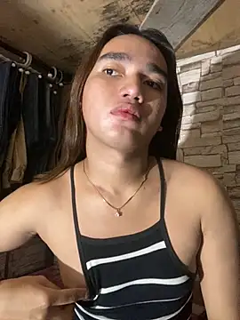 Snapshot of CasandraDiaz chatting on 11/12/25, 08:48 CasandraDiaz online show from 11/12/25, 08:48