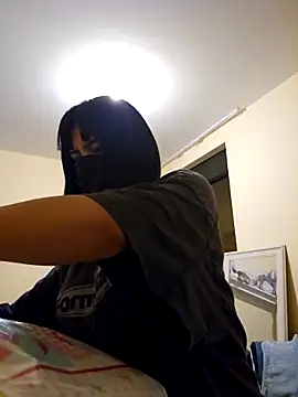 Snapshot of Latin_summer chatting on 10/31/25, 02:12 Latin summer online show from 10/31/25, 02:12