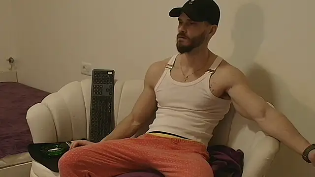 Snapshot of MauroTwin chatting on 02/15/26, 06:04 MauroTwin online show from 02/15/26, 06:04