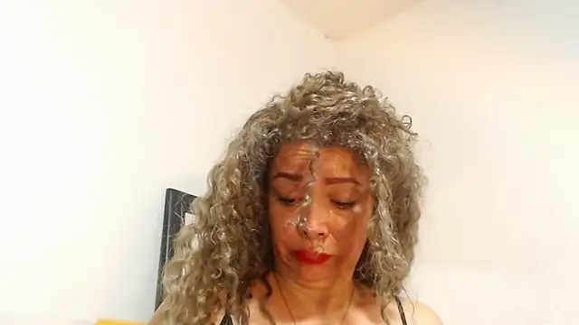 Snapshot of dalilasquirt1 chatting on 10/01/25, 02:06 dalilasquirt1 online show from 10/01/25, 02:06