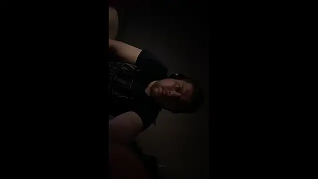 Czechyoungboy online show from 12/22/25, 01:57