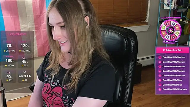 luluvaladon online show from 11/23/25, 05:18