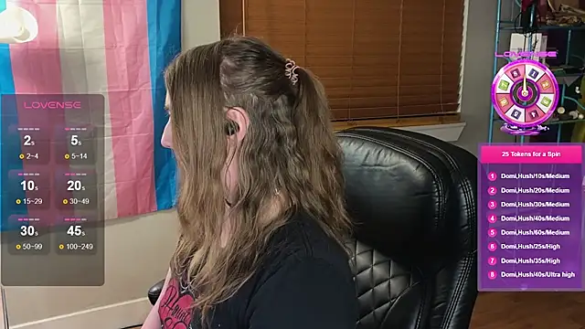 luluvaladon online show from 11/30/25, 05:22