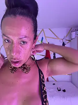 Snapshot of YOURSDEBORA chatting on 06/02/26, 06:54 YOURSDEBORA online show from 06/02/26, 06:54