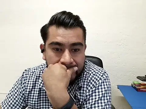 youmanhorny online show from 06/17/26, 04:19