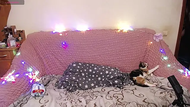 Snapshot of Wings_of_A_Butterfly chatting on 01/12/25, 03:57 Wings of A Butterfly online show from 01/12/25, 03:57