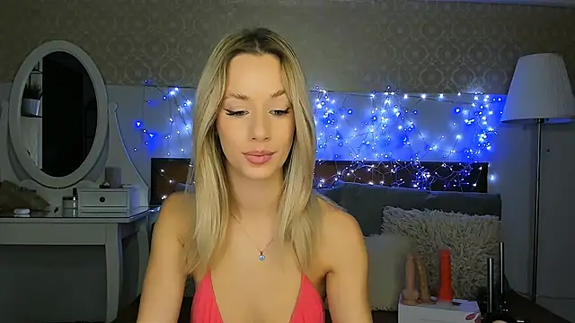 MiaBeeXX online show from 10/06/25, 10:45