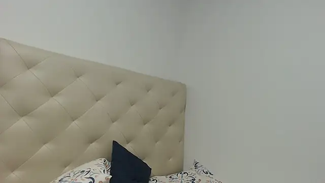 camilahot23 online show from 07/18/26, 11:52