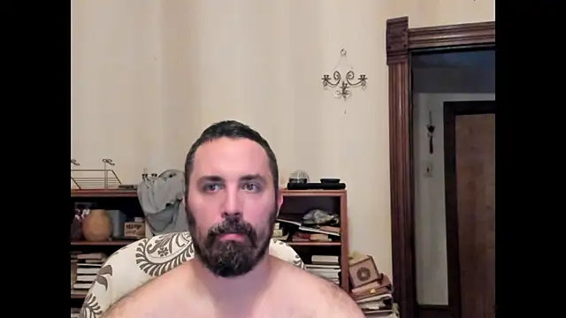 Snapshot of Metalstud chatting on 09/19/25, 01:18 Metalstud online show from 09/19/25, 01:18