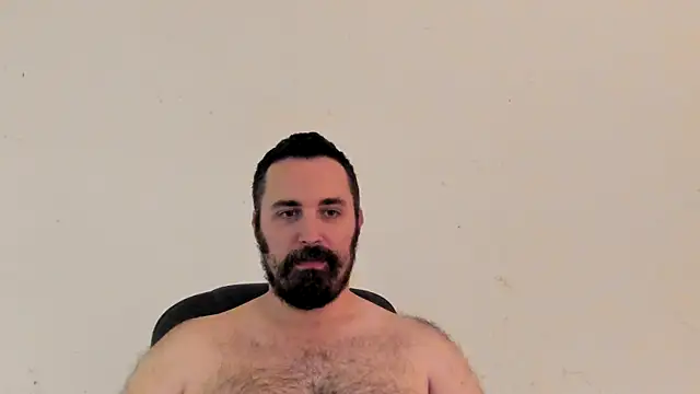 Snapshot of Metalstud chatting on 09/26/25, 03:32 Metalstud online show from 09/26/25, 03:32