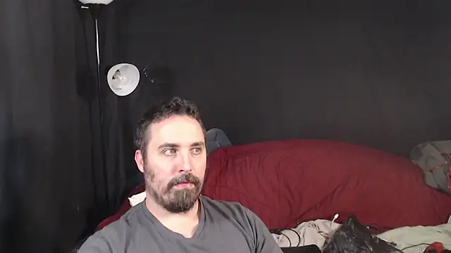 Snapshot of Metalstud chatting on 10/27/25, 11:41 Metalstud online show from 10/27/25, 11:41