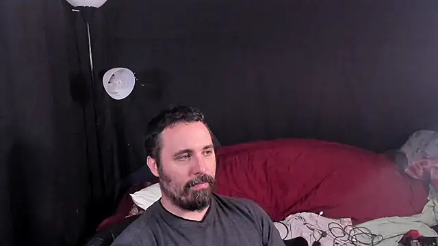 Snapshot of Metalstud chatting on 10/31/25, 12:22 Metalstud online show from 10/31/25, 12:22