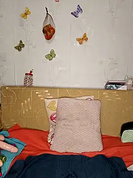 Katti Kissa online show from 11/14/25, 04:06