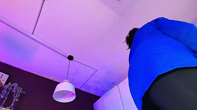 Inndrahot online show from 10/11/25, 04:01