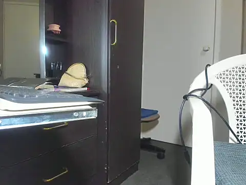 Angelchezcka online show from 07/04/26, 12:33