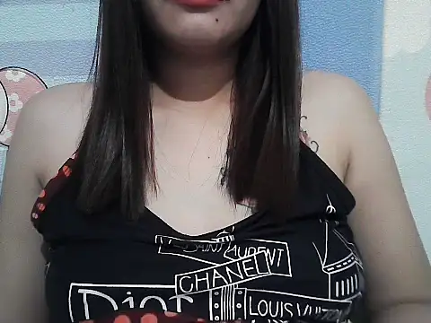 Snapshot of leamorena chatting on 03/11/25, 03:23 leamorena online show from 03/11/25, 03:23