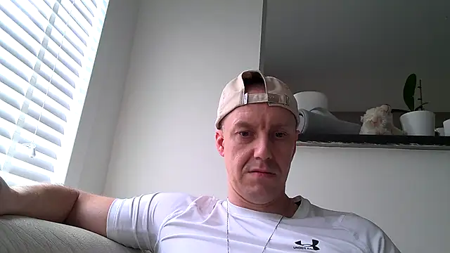 ploki2180 online show from 10/28/25, 02:09