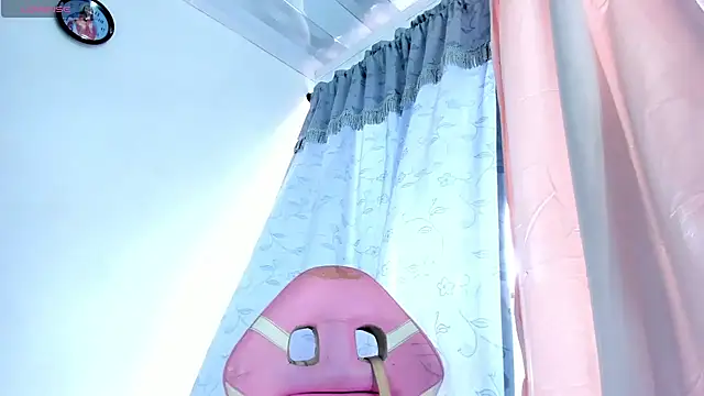 Snapshot of briitany_hot chatting on 10/08/25, 06:38 briitany hot online show from 10/08/25, 06:38