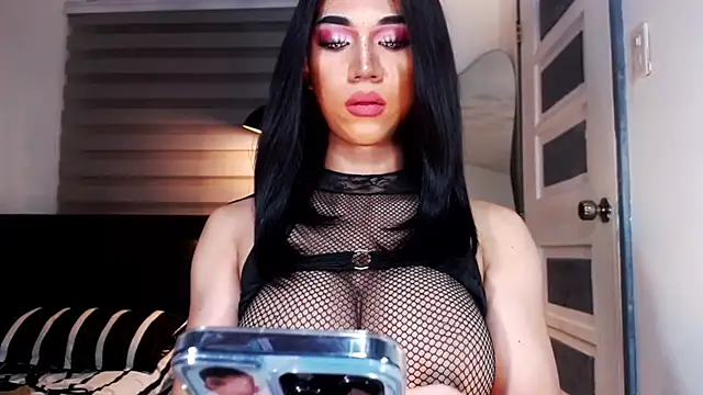 Snapshot of MassiveCockxMistress chatting on 03/03/25, 01:42 MassiveCockxMistress online show from 03/03/25, 01:42