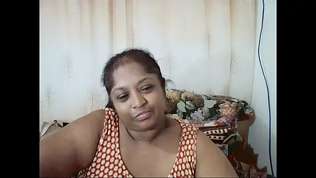Snapshot of Indiantasha chatting on 01/28/25, 02:43 Indiantasha online show from 01/28/25, 02:43