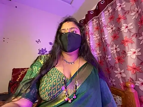 Snapshot of Love_4Sex chatting on 02/15/26, 05:48 Love 4Sex online show from 02/15/26, 05:48