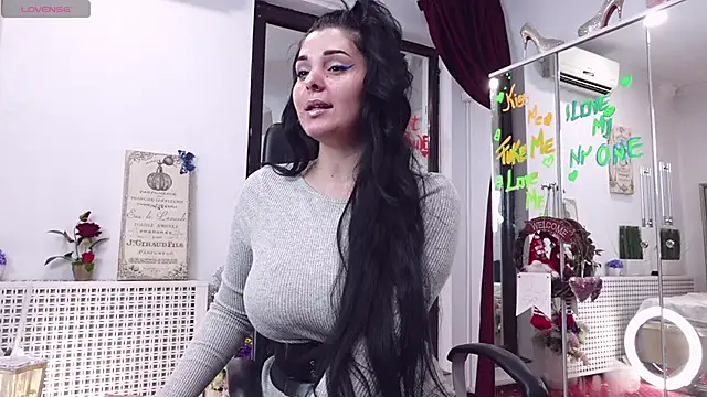 Snapshot of LexyRene chatting on 11/19/25, 09:59 LexyRene online show from 11/19/25, 09:59