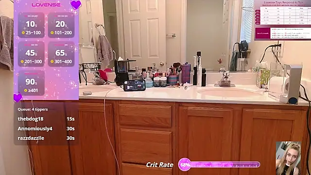 Snapshot of Blondiewithanass chatting on 09/25/25, 01:09 Blondiewithanass online show from 09/25/25, 01:09