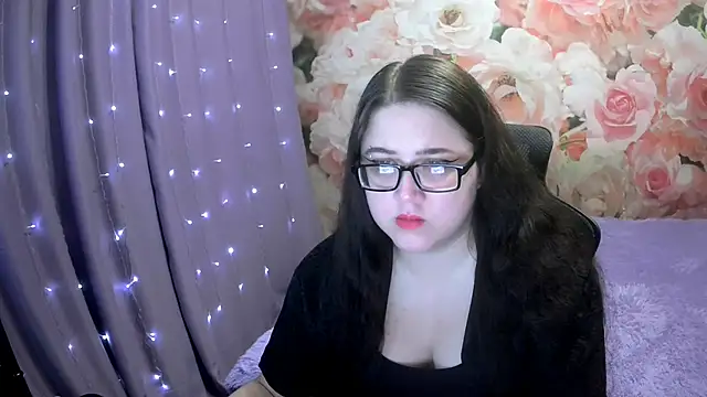 Snapshot of OverseerX chatting on 10/28/25, 04:53 OverseerX online show from 10/28/25, 04:53