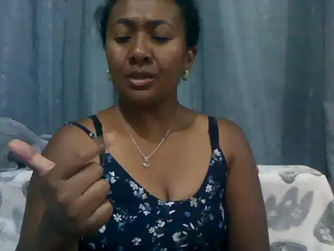 Snapshot of sexyladii chatting on 10/08/25, 04:48 sexyladii online show from 10/08/25, 04:48